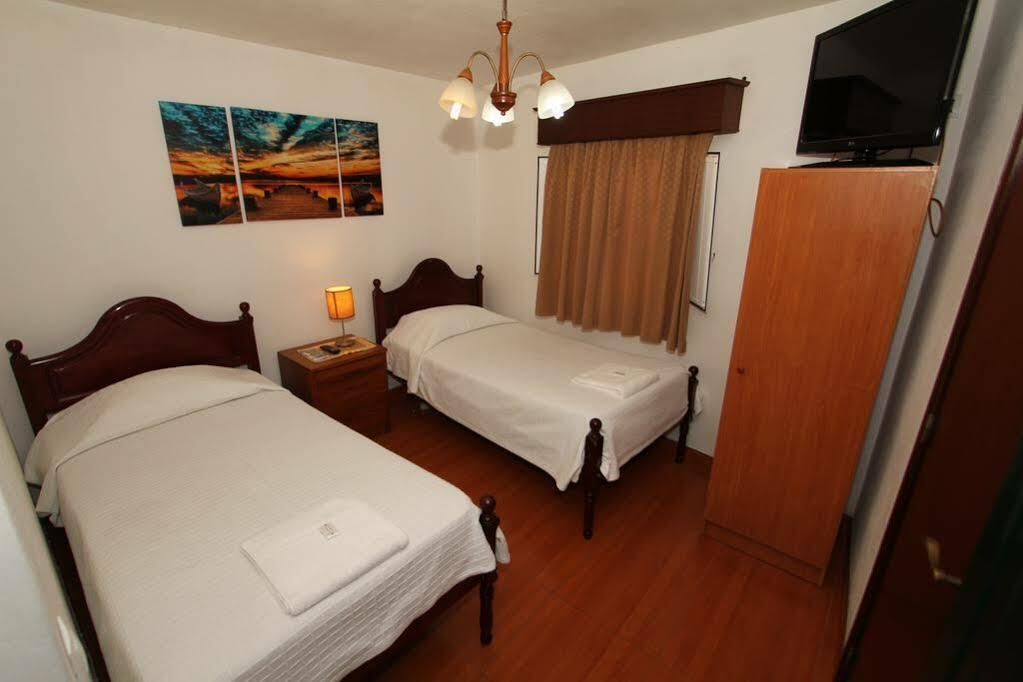 Casa De Hospedes Isaias อังกรา ดู เอโรอิสโม ภายนอก รูปภาพ